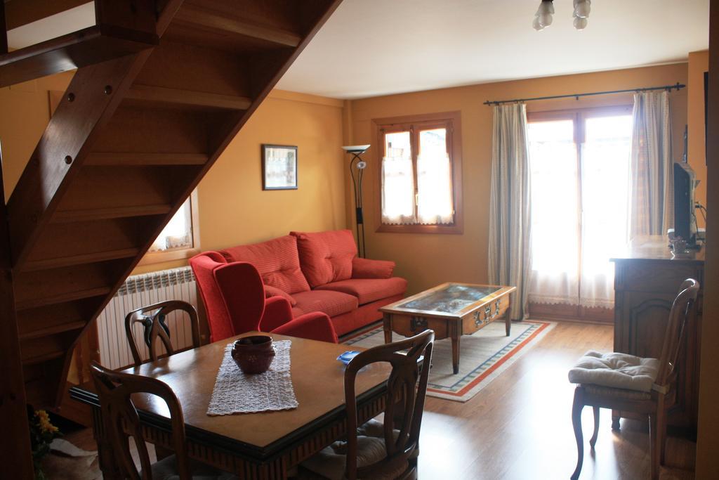 Apartamentos El Rincon De Benas Benasque Oda fotoğraf